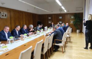 Odbory vytkly ministru dopravy české pojetí liberalizace železnice, diskriminující a likvidující České dráhy