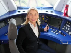 Generální ředitelka Německých drah DB Evelyn Palla restrukturalizuje a senzačně ostře pálí do managementu. O provozních zaměstnancích mluví jako o hrdinech